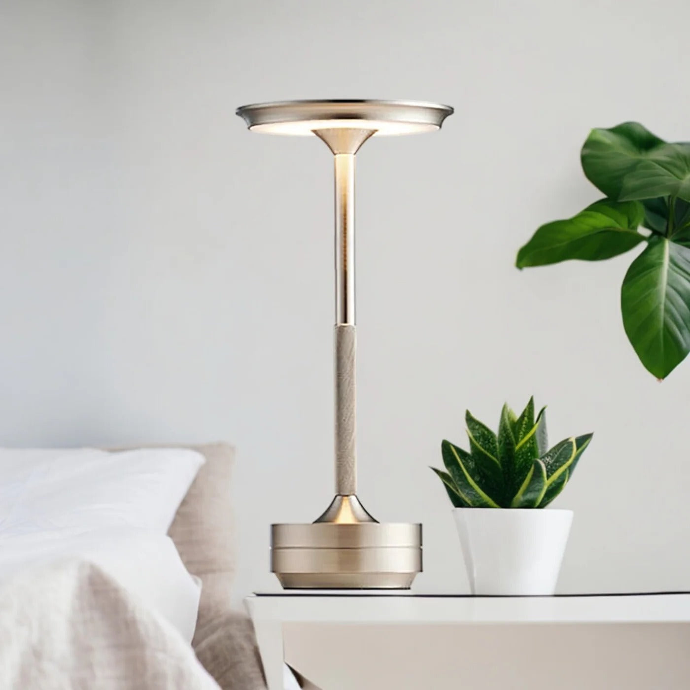 LED Charging Desk Lamp Restaurant Decoration Atmosphere Lamp Retro Portable Cordless Touch USB-C Table Lamp