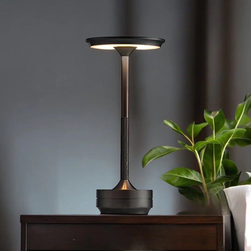 Aura — Wireless LED Table Lamp